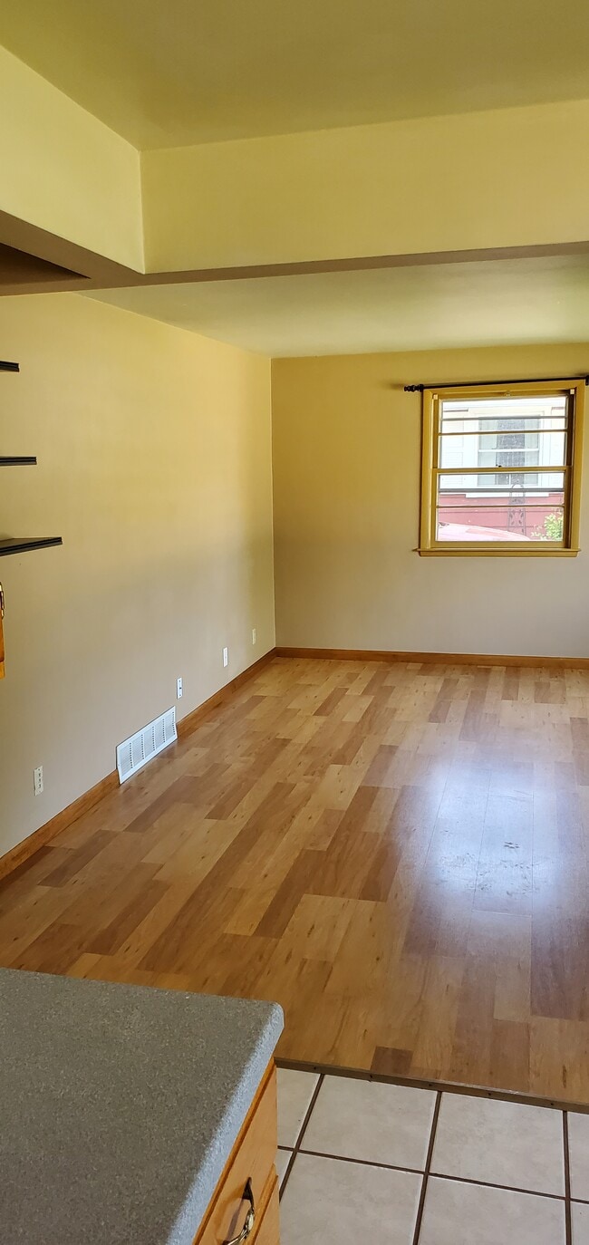 Building Photo - 1163 Higgins Ave