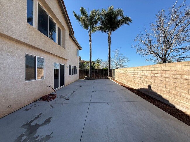 Building Photo - Beautiful River Oaks Large Two Story Home With Three Car Garage