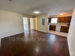 Building Photo - 109 2nd St S