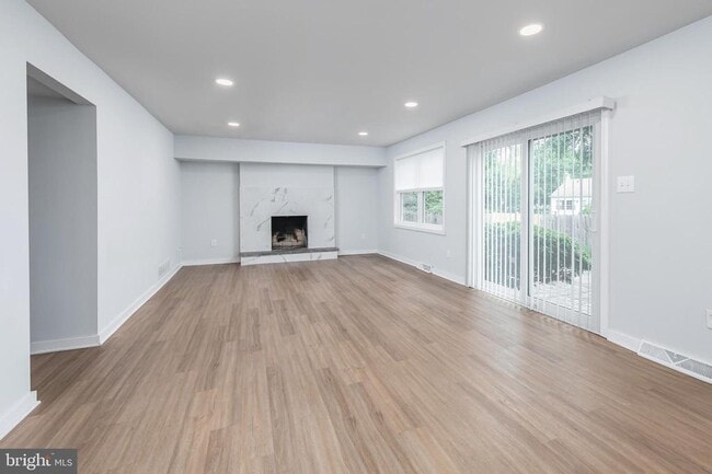 Building Photo - 115 Greenvale Ct