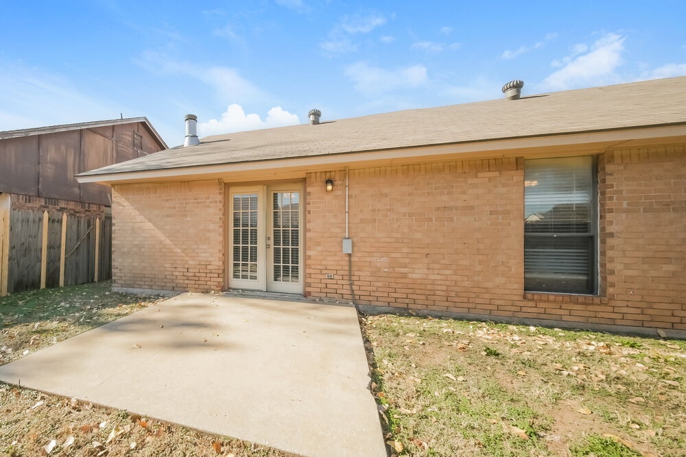 Building Photo - 11040 N Eagle Ln