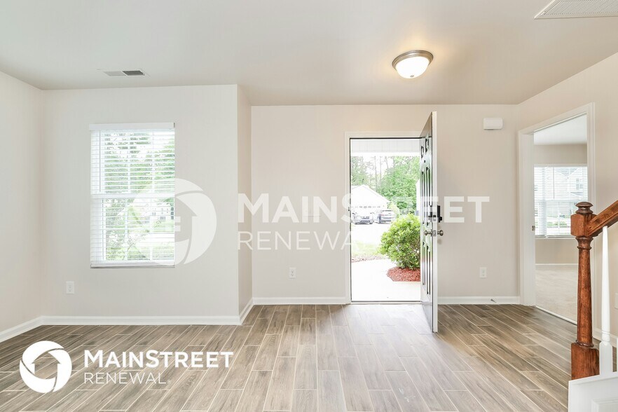 Building Photo - 3019 Desmond Woods Dr