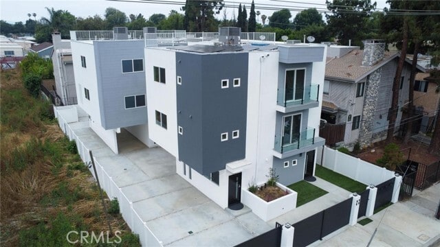 Building Photo - 6845 Haskell Ave