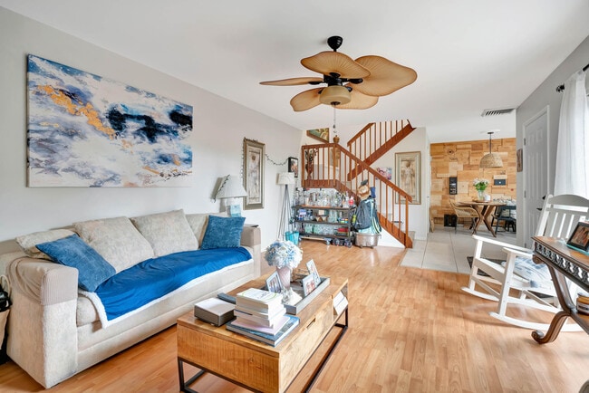 Building Photo - 148 Heritage Way