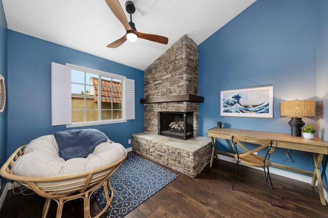 Building Photo - 4819 Del Mar Ave
