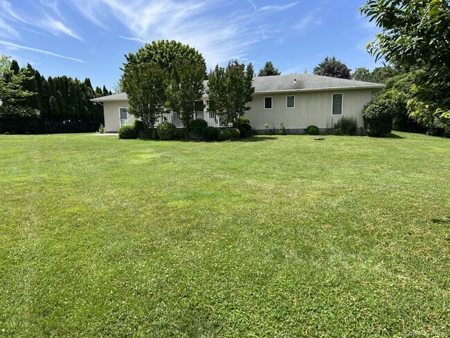 Building Photo - 215 Leon Rd