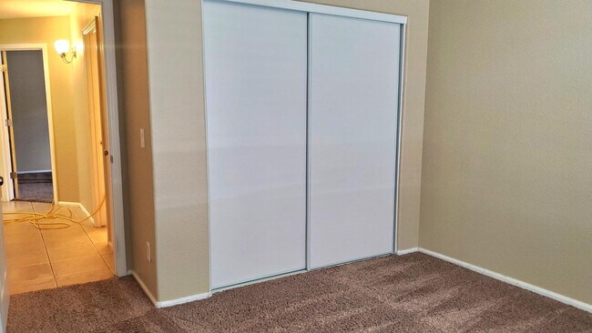 Building Photo - 10970 W Sheridan St