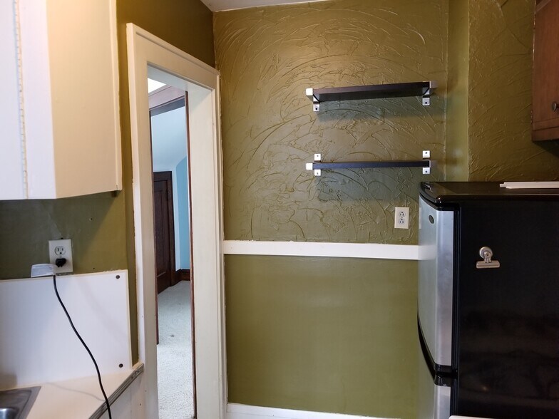 Kitchen - 3005 Tyler St NE