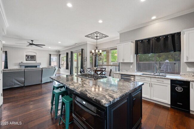 Building Photo - 630 S Boulder Ct