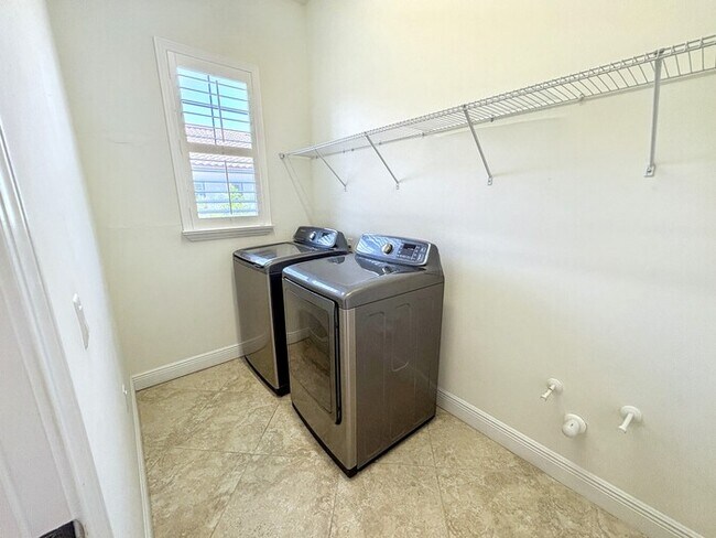 Building Photo - 5808 Yeats Manor Dr
