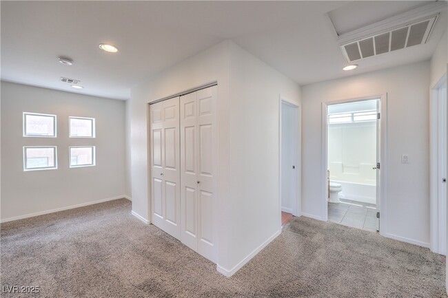 Building Photo - 10057 Bonterra Ave