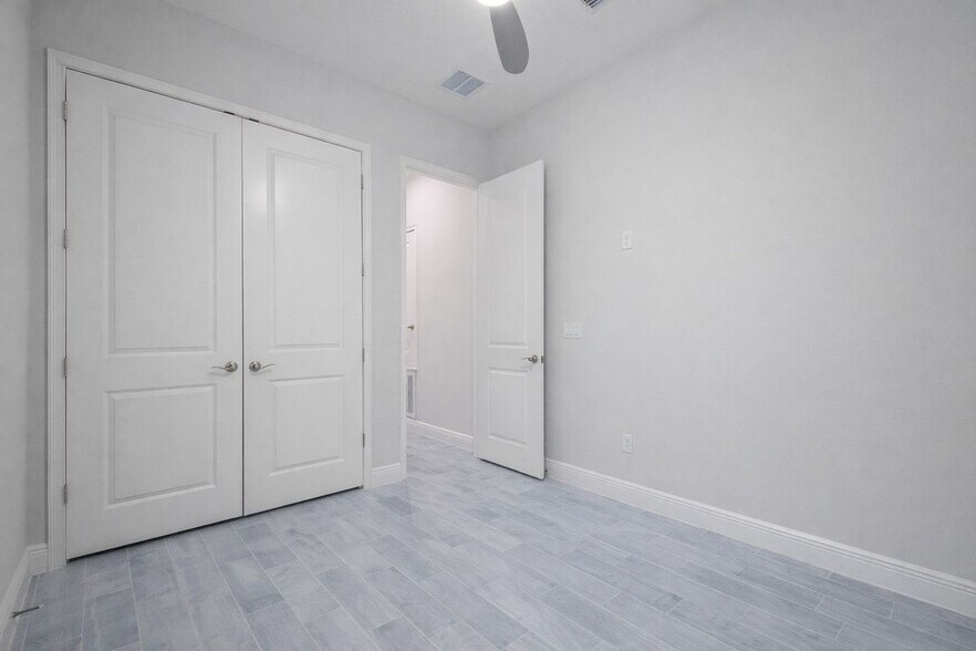 Building Photo - 6670 Bridgman St