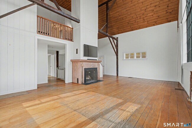 Building Photo - 42 Picketts Ridge Rd