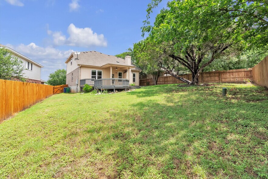 Building Photo - 21539 Encino Lookout