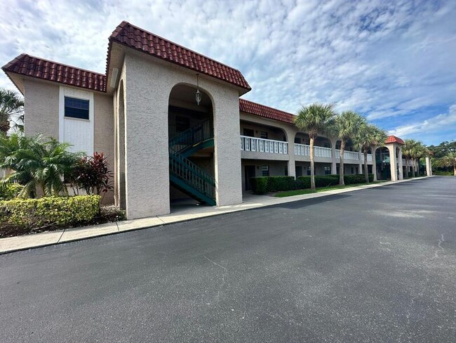 Building Photo - 1750 Belleair Forest Dr