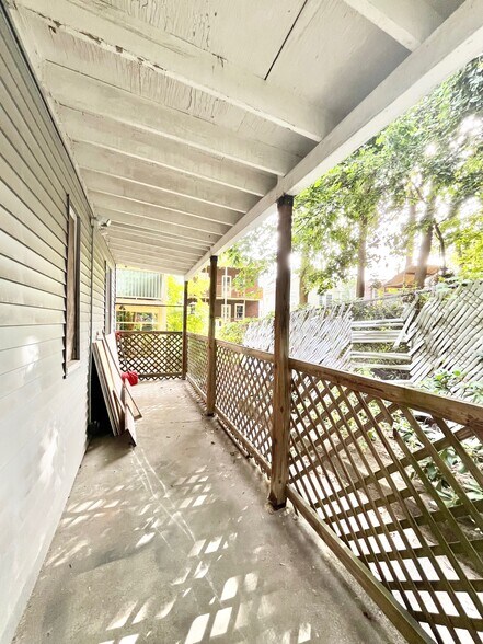 Building Photo - 10 Bucknam St