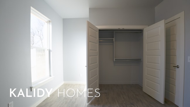 Building Photo - 305 Kirks Holw