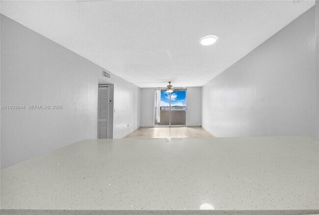 Building Photo - 1750 W 46th St