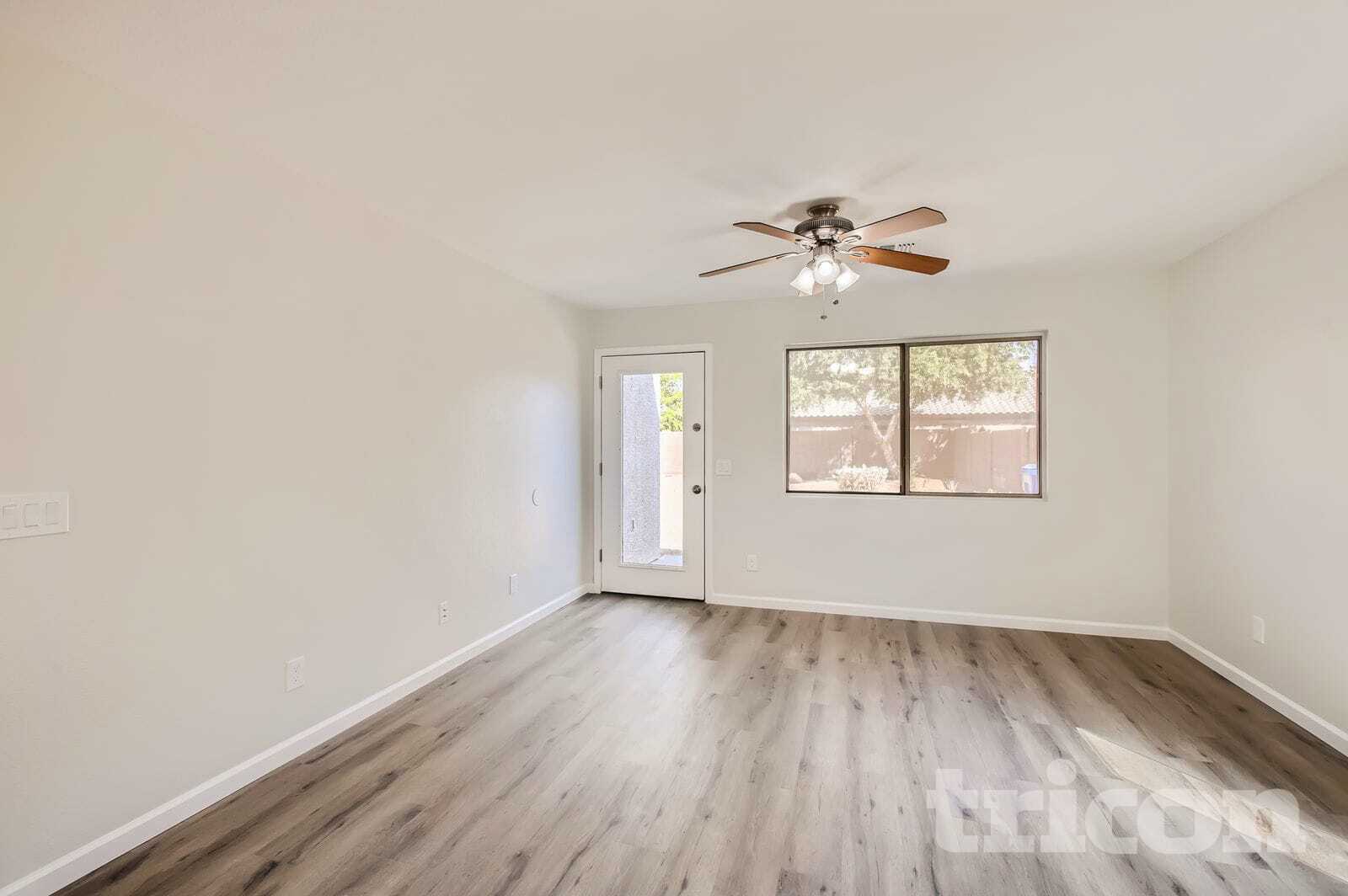 Building Photo - 8701 S 50th Dr