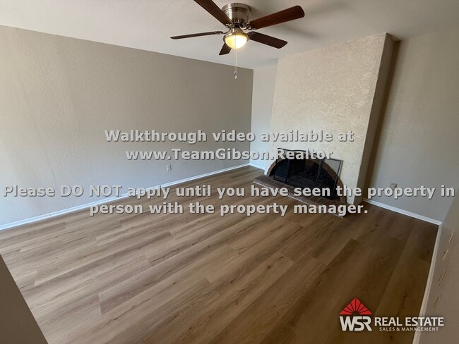 Building Photo - Victoria Ave. Home - 2 Bed / 2 Bath