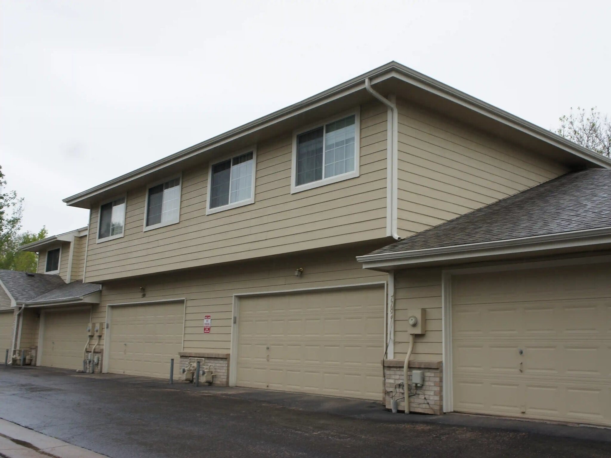 Building Photo - 7776 W 90th Dr