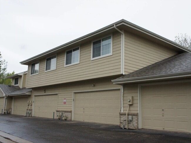 Building Photo - 7776 W 90th Dr