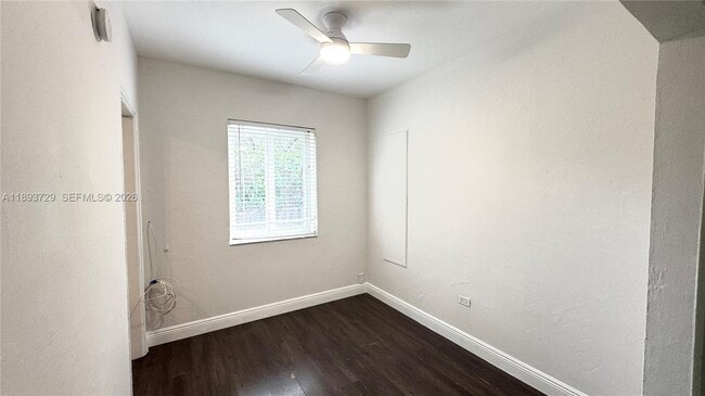 Building Photo - 11105 NE 9th Ave