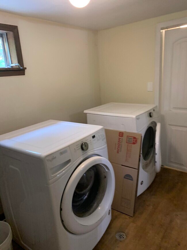 Building Photo - 4107 Vern Sikking Rd