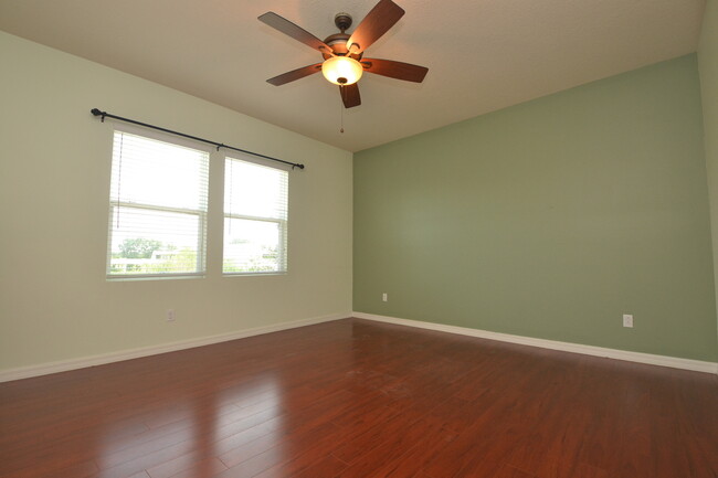 Building Photo - Gorgeous 3/2.5 Townhome in East Orlando ~ ...