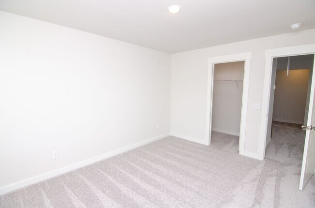 Building Photo - 170 Southwind Run