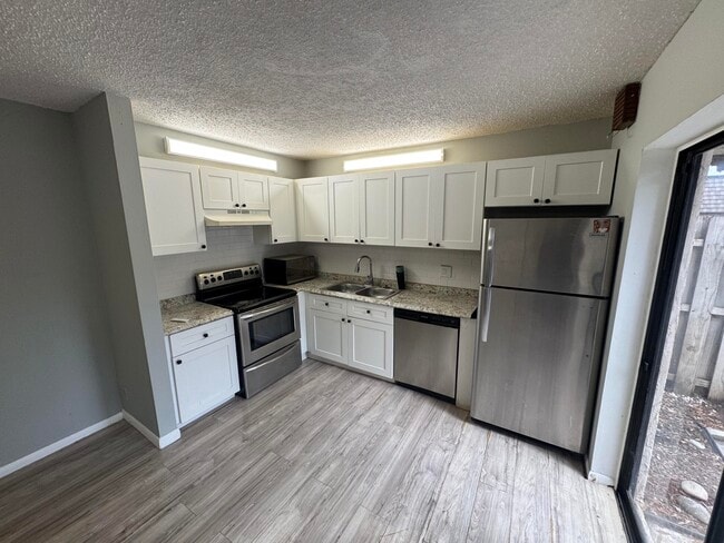 Building Photo - 1544 Forest Lakes Cir