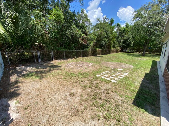 Building Photo - 4581 Praver Dr N