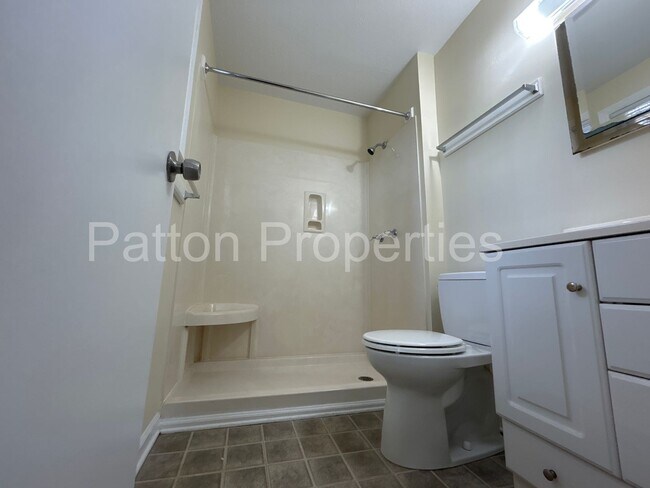 Building Photo - Saluda Gardens Home