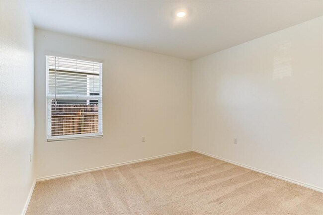 Building Photo - 2616 Schwartz Ln