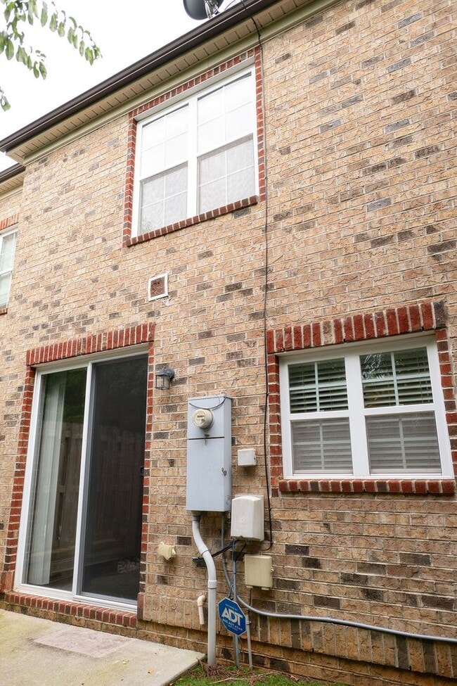 Building Photo - 4988 Wyngate Village Dr