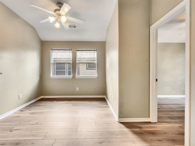 Building Photo - 94 Cornflower Dr