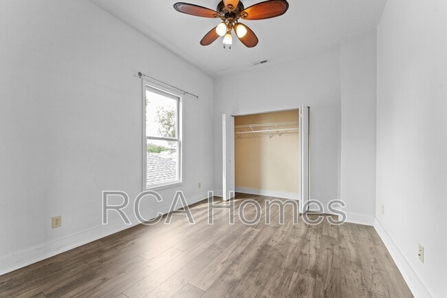 Building Photo - 1006 Lexington Ave