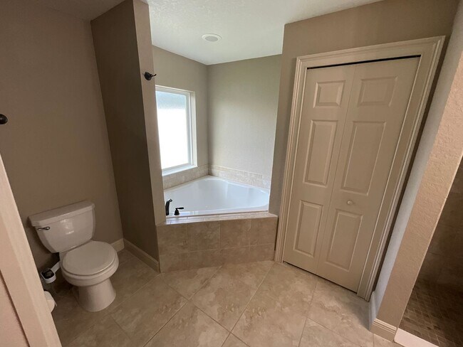 Building Photo - 455 Marion Oaks Ln