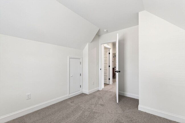 Building Photo - Modern and Charming 3-Bedroom Cul-de-Sac Home in Clayton!