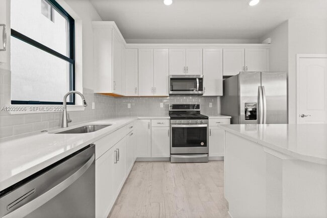 Building Photo - 4492 Tacoma Pk Dr