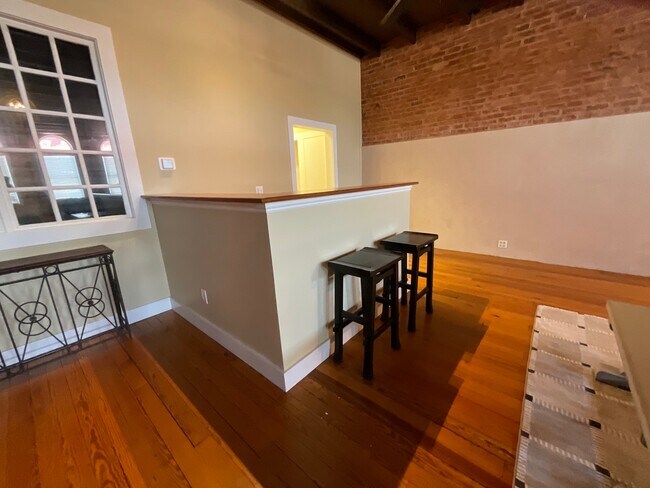 Building Photo - 305 Virginia Ave