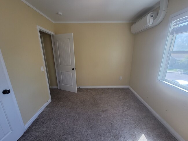Building Photo - Spacious 3-Bed, 2-Bath Home with Fenced Ya...