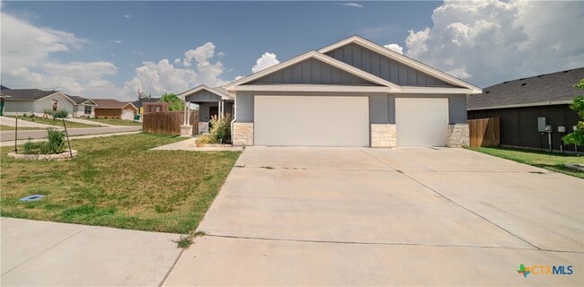 Primary Photo - 770 Freedom Cir