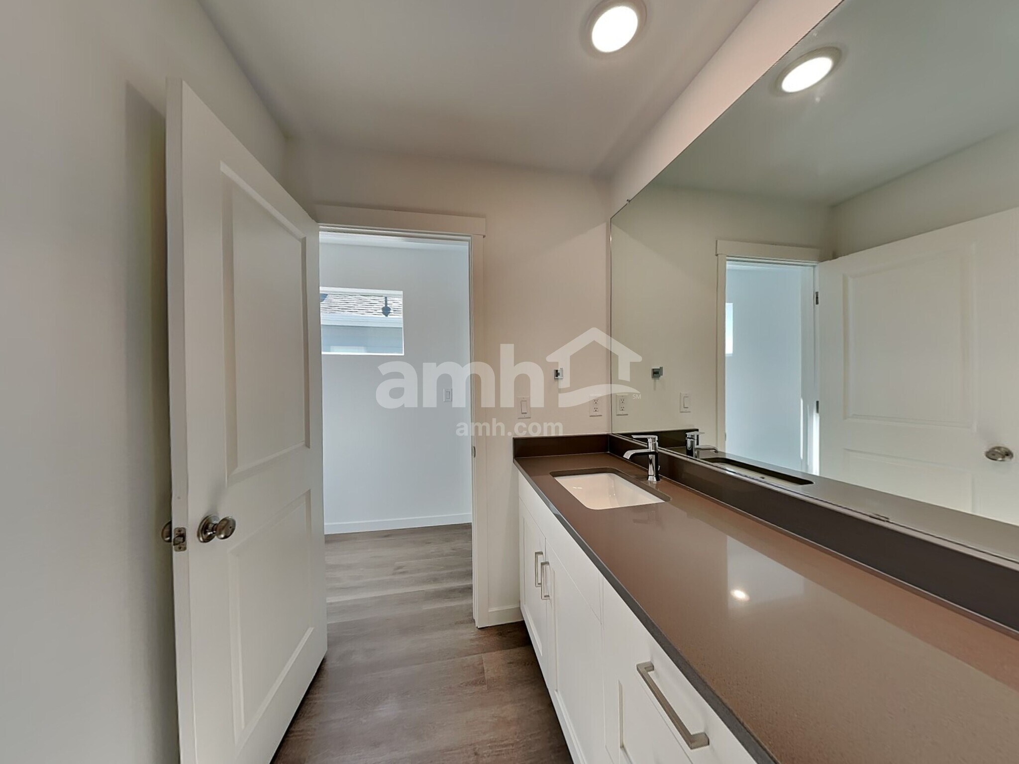 Building Photo - 23613 E 3rd Pl