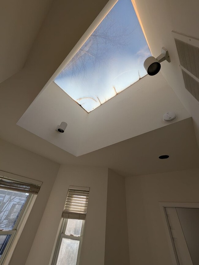 Building Photo - Georgetown Townhouse (Close to the West End and Dupont)