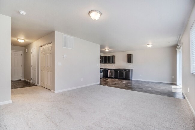 Building Photo - Best Value in Vicksburg