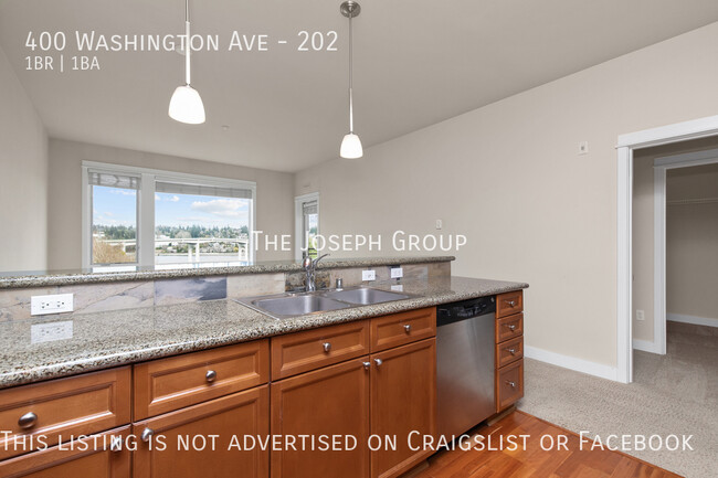 Building Photo - Beautiful 1 BD/1BA Bremerton Waterfront Condo