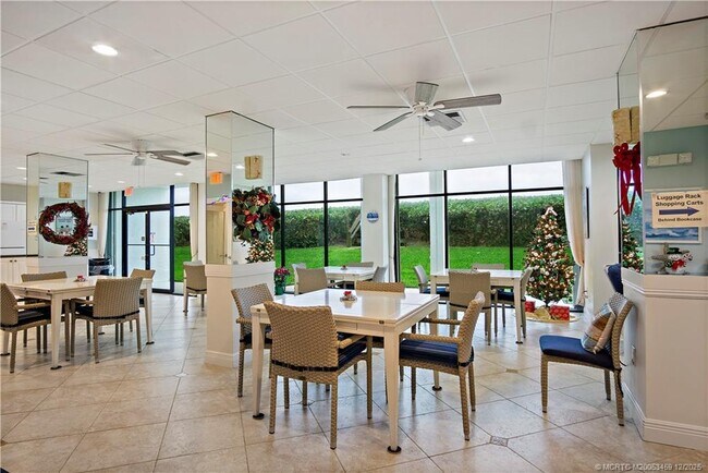 Building Photo - 9940 S Ocean Dr