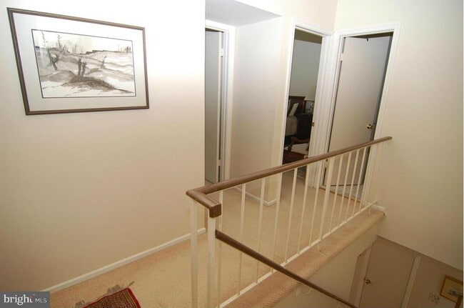 Building Photo - 123 Lazy Hollow Dr