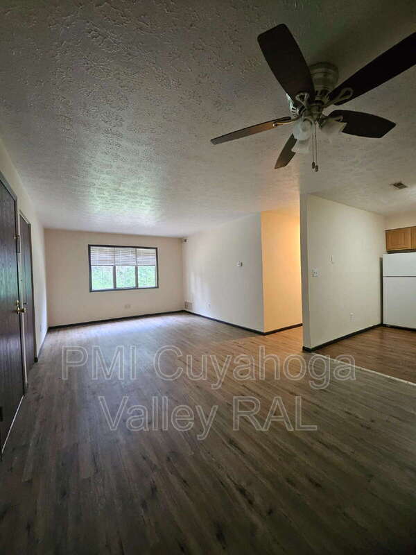 Building Photo - 1516 W Market St